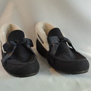 Black Fuzzy Slippers with Bow